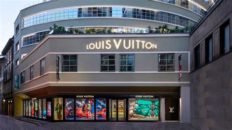 quanto guadagna louis vuitton|Louis Vuitton bagutta.